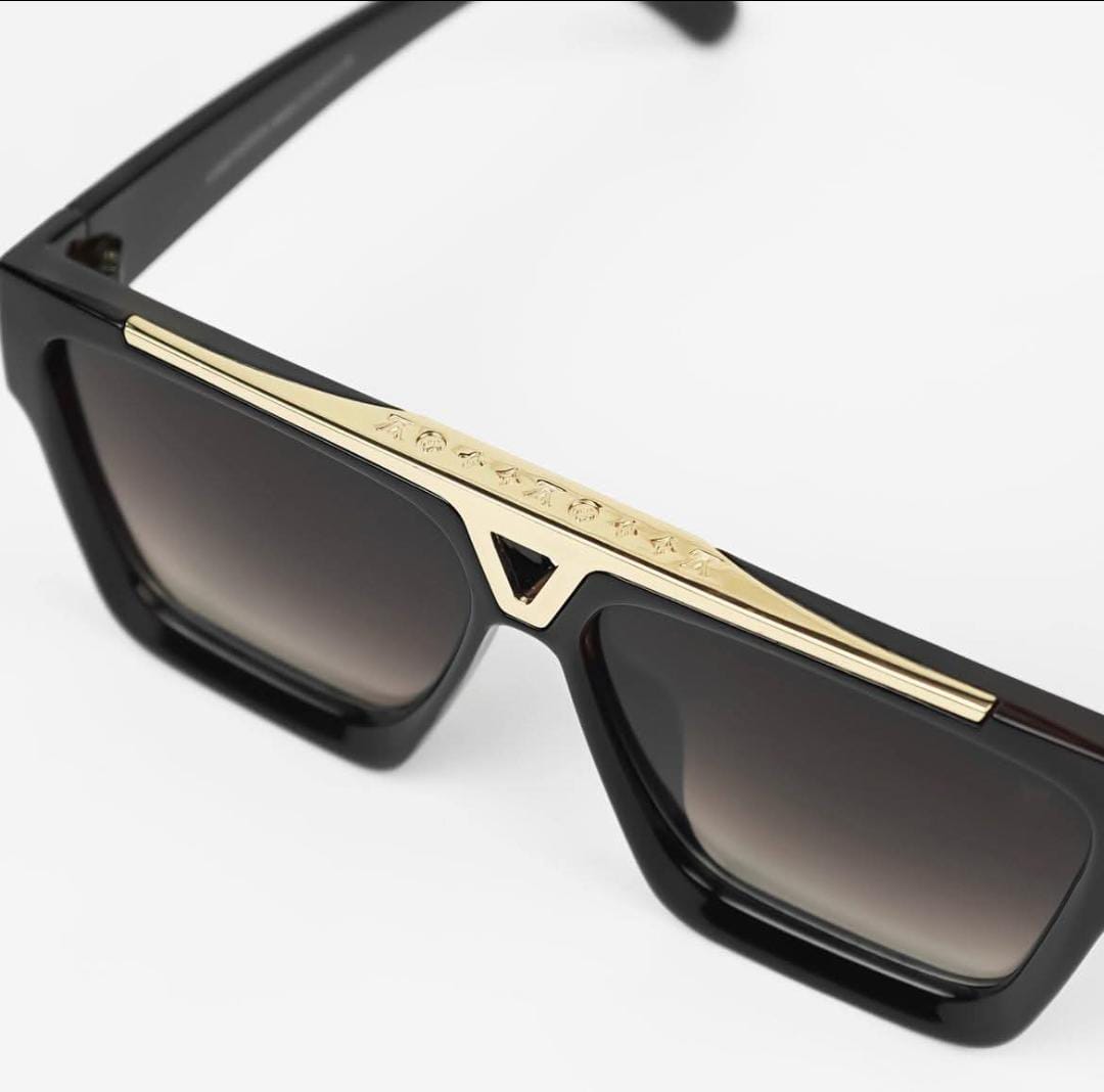 High-Quality Materials – Acetate, titanium, stainless steel, or gold-plated frames.