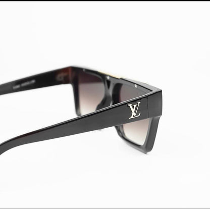 High-Quality Materials – Acetate, titanium, stainless steel, or gold-plated frames.